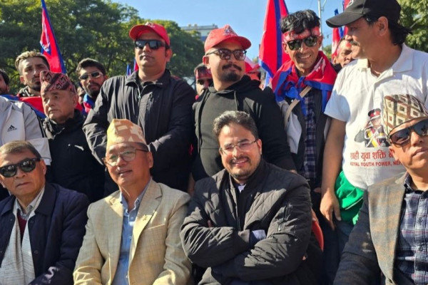 सरकारलाई शाहीको आग्रह: प्रदेश खारेज गर्नुस्